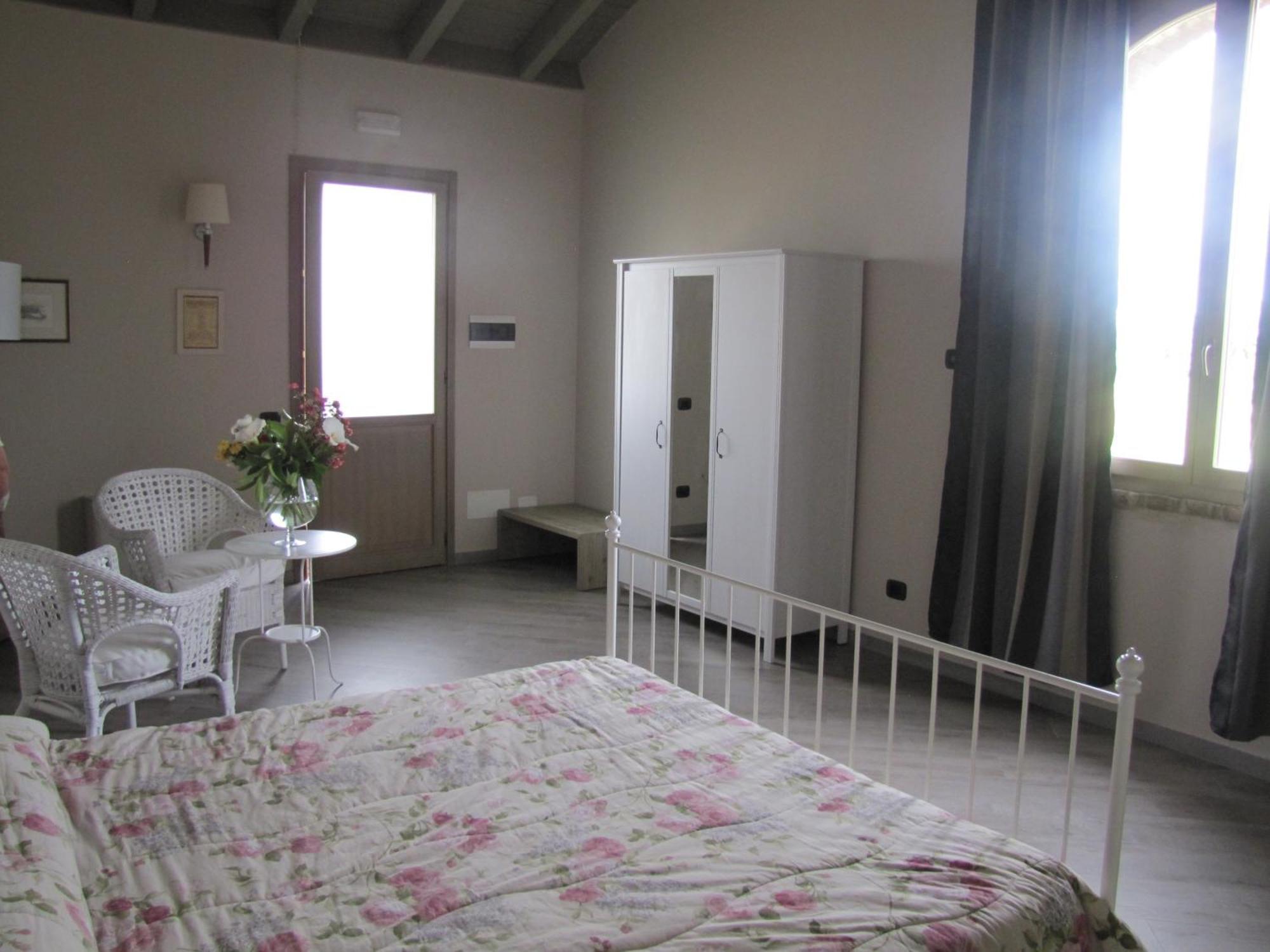 Agriturismo Bassanine Monticelli dʼOngina Zimmer foto